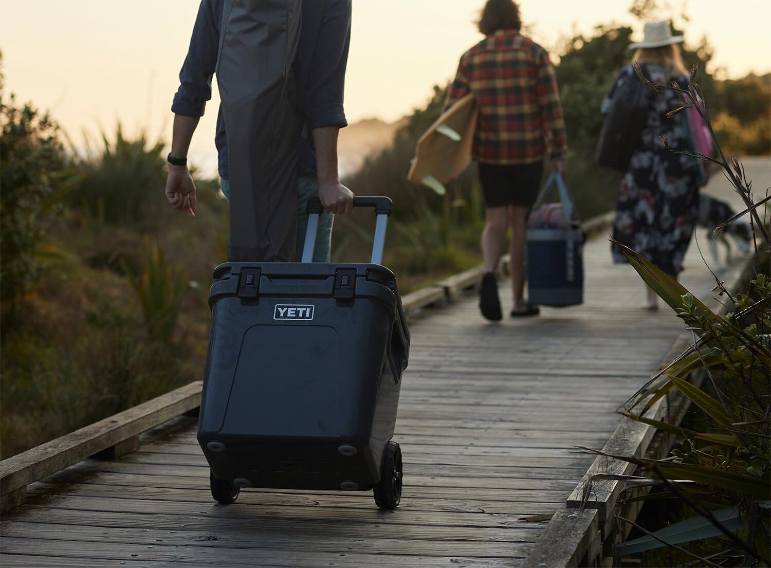 Best Beach Cooler with Wheels in 2026: Tested and Reviewed - AC and Fans